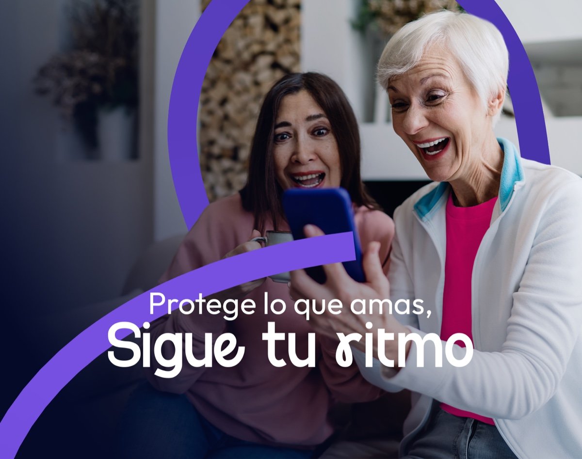 Contratación inmediata de pólizas: usuarias adquiriendo cobertura desde el celular en pocos clics